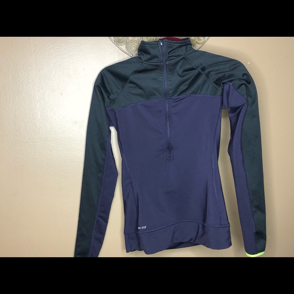 Nike dryfit pull over